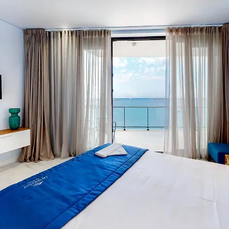 Facing Bay Praia da Vitória