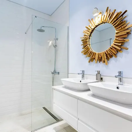 אכסניה Facing Bay *