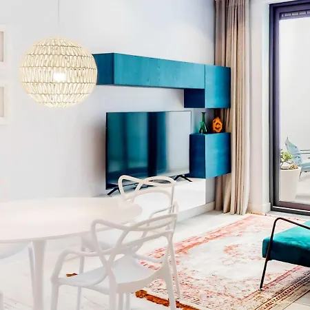 Facing Bay * Praia da Vitória