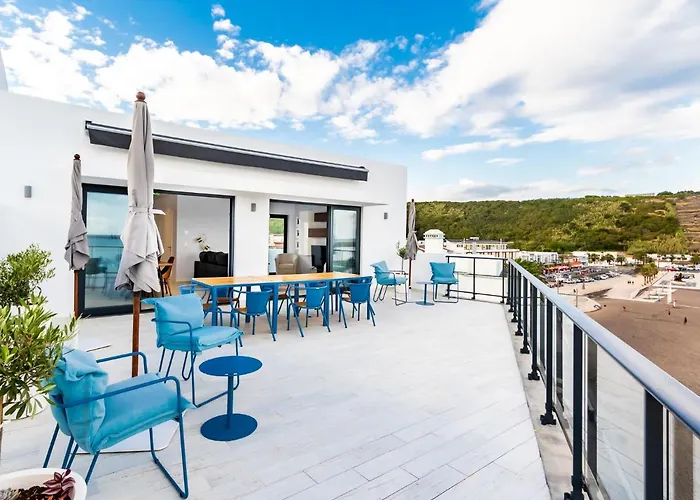 Facing Bay * Praia da Vitória