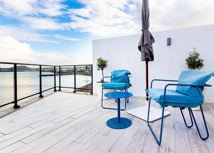 Facing Bay Hostal Praia da Vitória