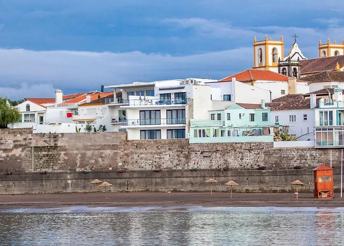 Facing Bay * Praia da Vitória