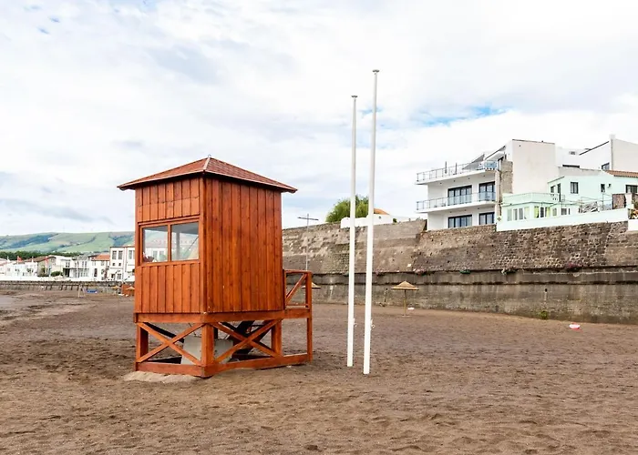 Facing Bay Hostal Praia da Vitória