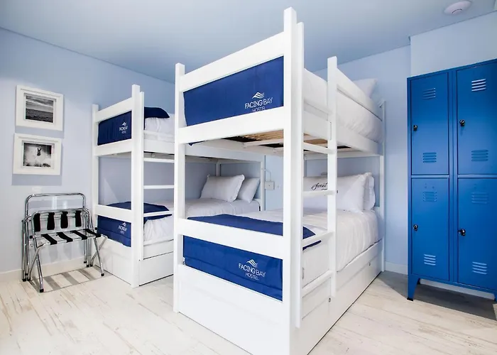 Facing Bay Hostal Praia da Vitória