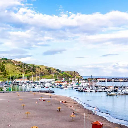 Facing Bay Praia da Vitória