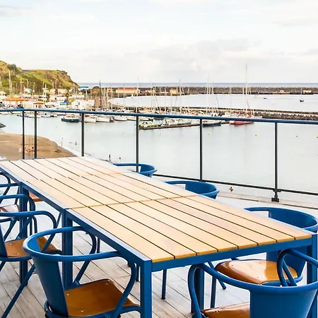 Facing Bay * Praia da Vitória