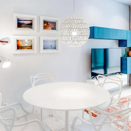 Facing Bay * Praia da Vitória